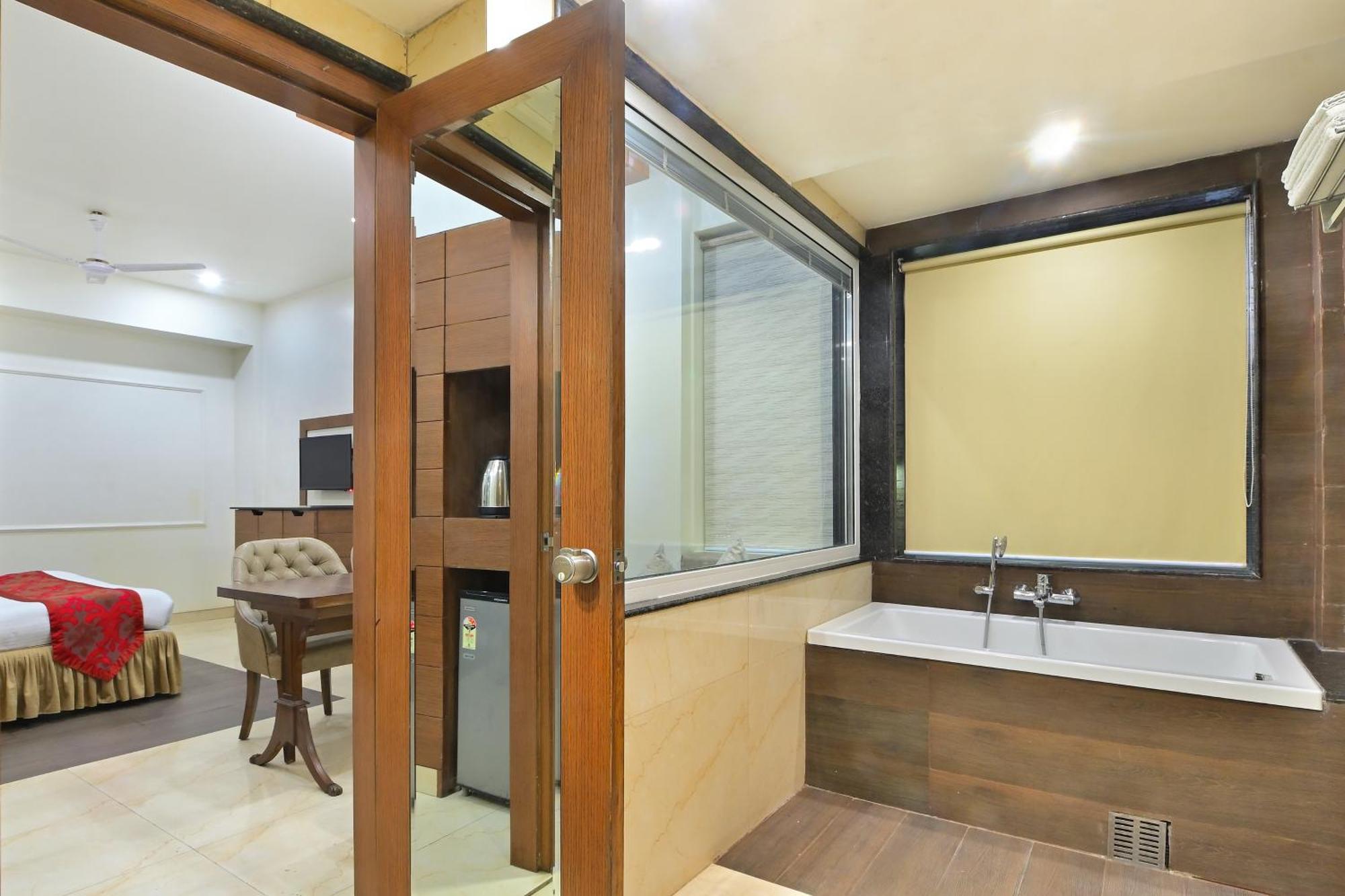 Hotel Hari Piorko Grand - 2 Min From New Delhi Railway Station Экстерьер фото