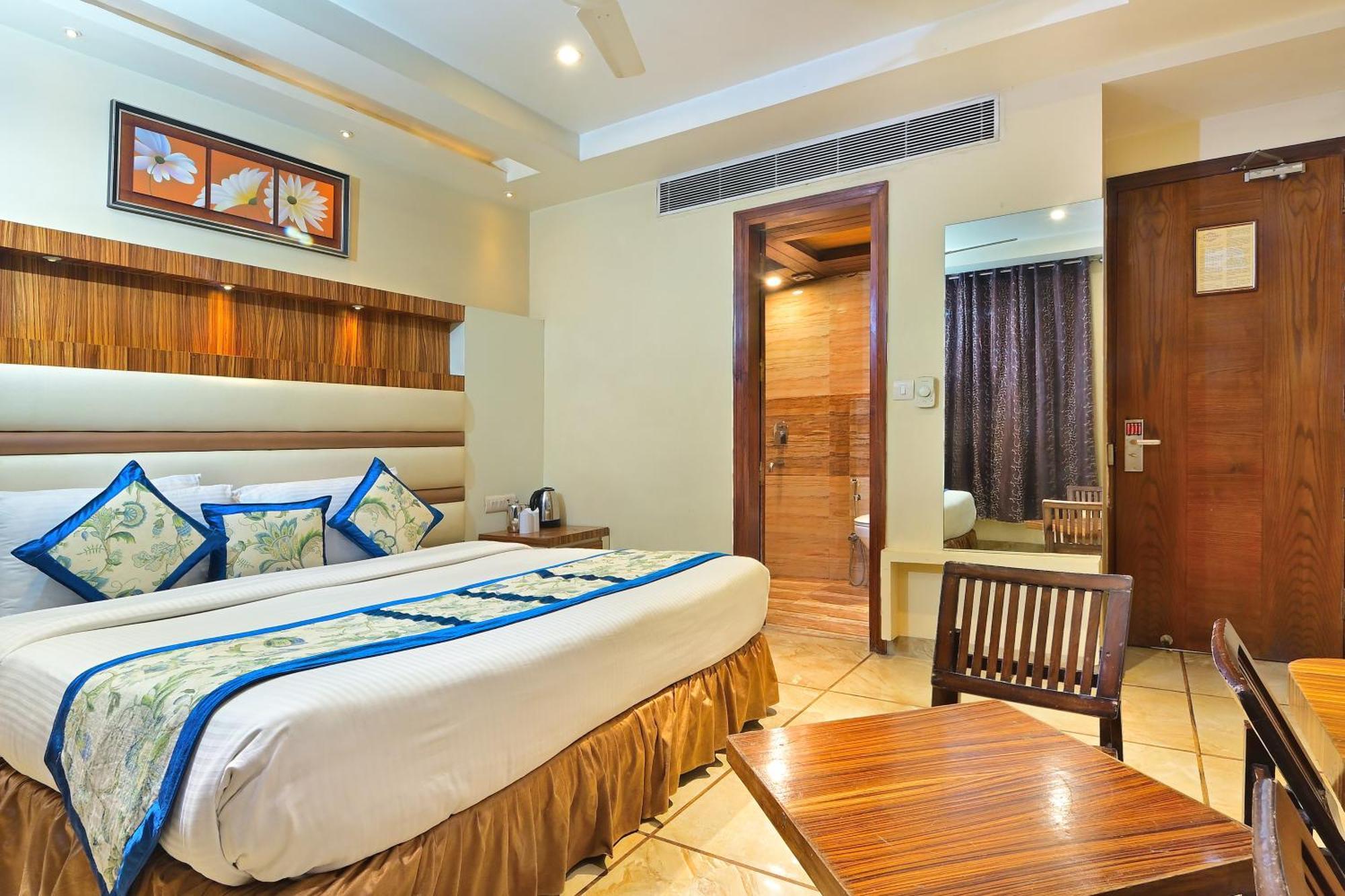 Hotel Hari Piorko Grand - 2 Min From New Delhi Railway Station Экстерьер фото
